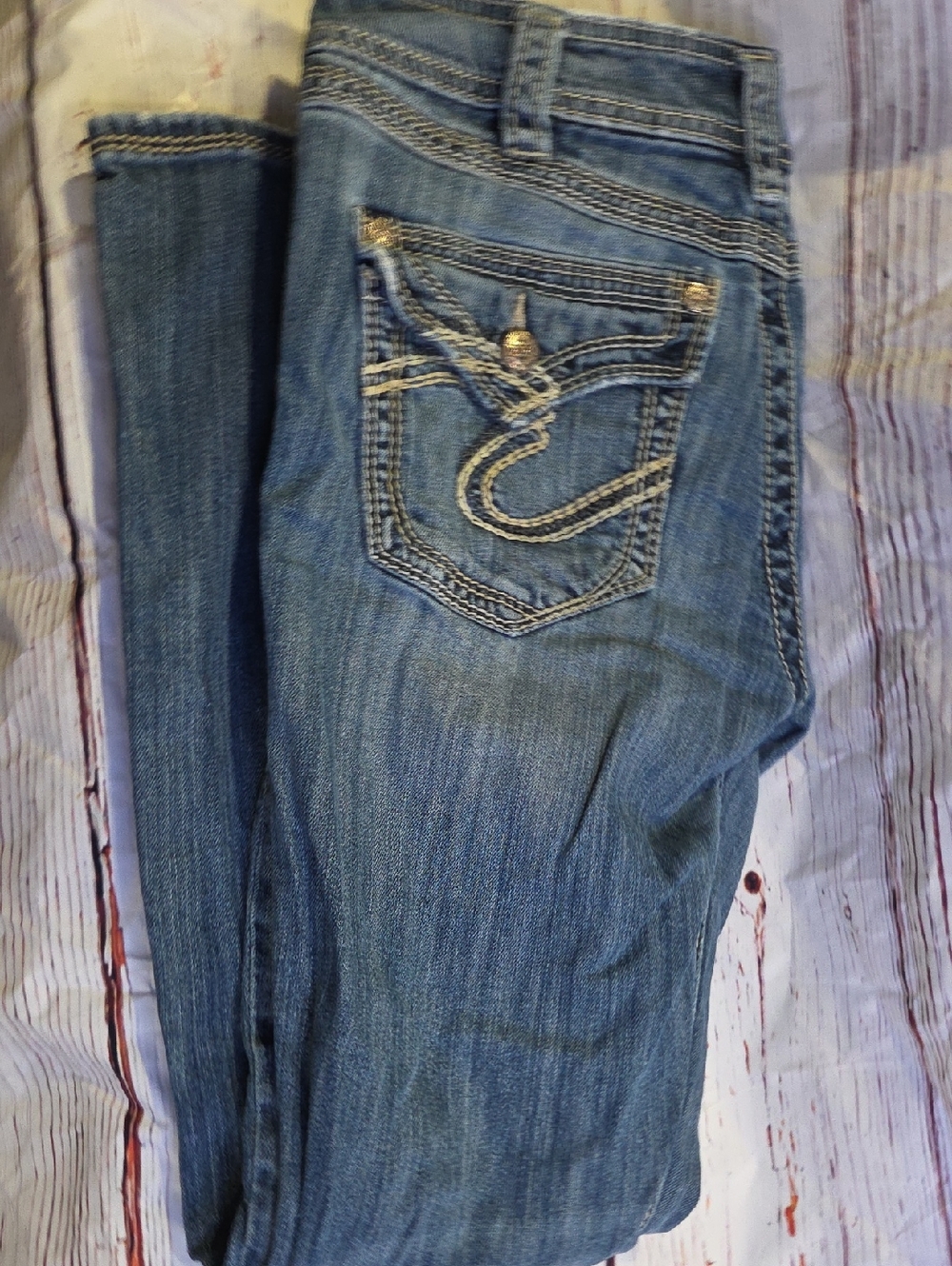 Silver Jeans Women's Suki Blue Denim with Embroidered Pocket